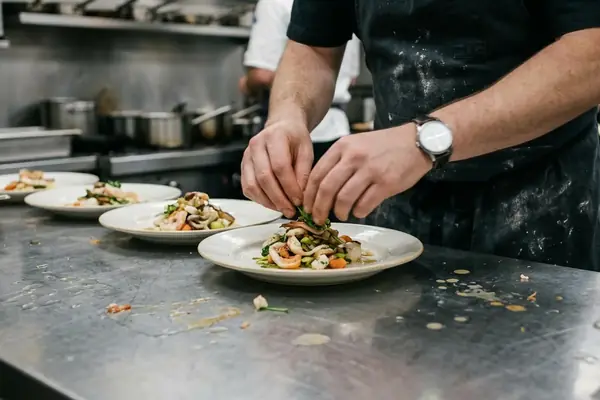 7 Northside Dining Rituals That Define Local Restaurant Culture